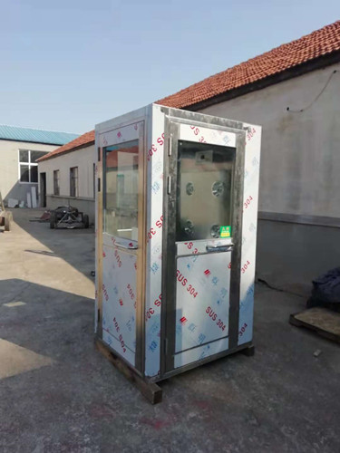 風淋機由哪幾種配件組成？具有什么特點