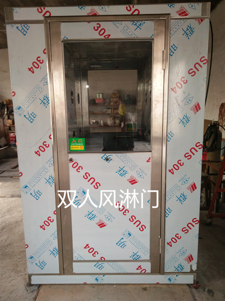 不銹鋼風(fēng)淋室選擇應(yīng)該注意哪些事項？